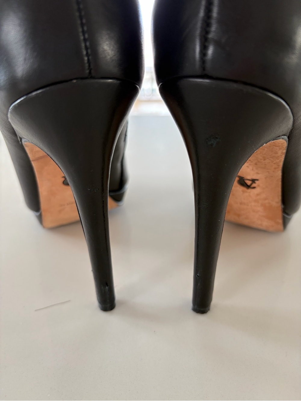 Vince Camuto Vi-Tami Black Leather Knee High Stiletto Platform Boots Sz 9 / 39 - Picture 16 of 16
